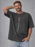 Camiseta oversized Vistaraw BOX Suedine na cor grafite, tecido suave, estilo casual e confortável, vista de frente