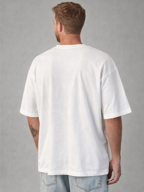 Camiseta oversized Vistaraw BOX Suedine Offwhite, modelo confortável com tecido suave, vista frontal em fundo branco